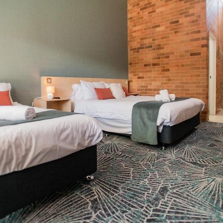 Bribie Island Hotel Bellara Buitenkant foto