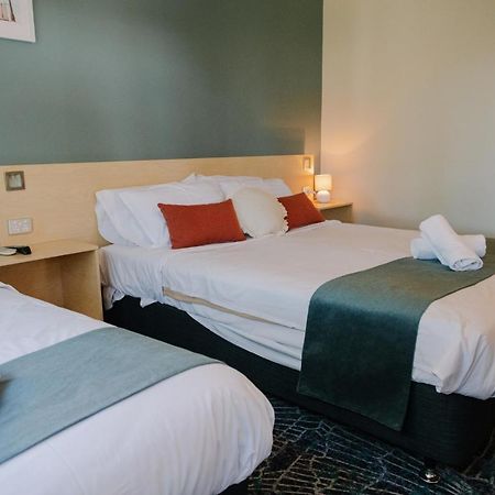 Bribie Island Hotel Bellara Buitenkant foto
