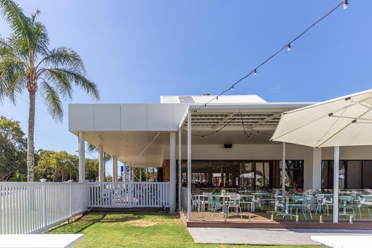 Bribie Island Hotel Bellara Buitenkant foto