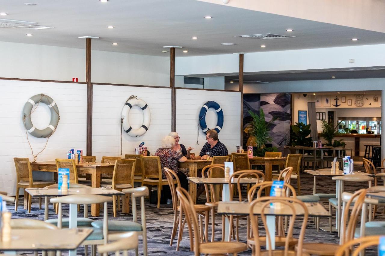 Bribie Island Hotel Bellara Buitenkant foto