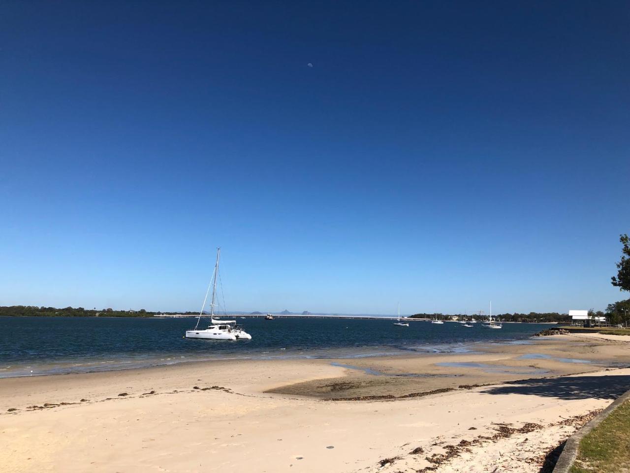 Bribie Island Hotel Bellara Buitenkant foto