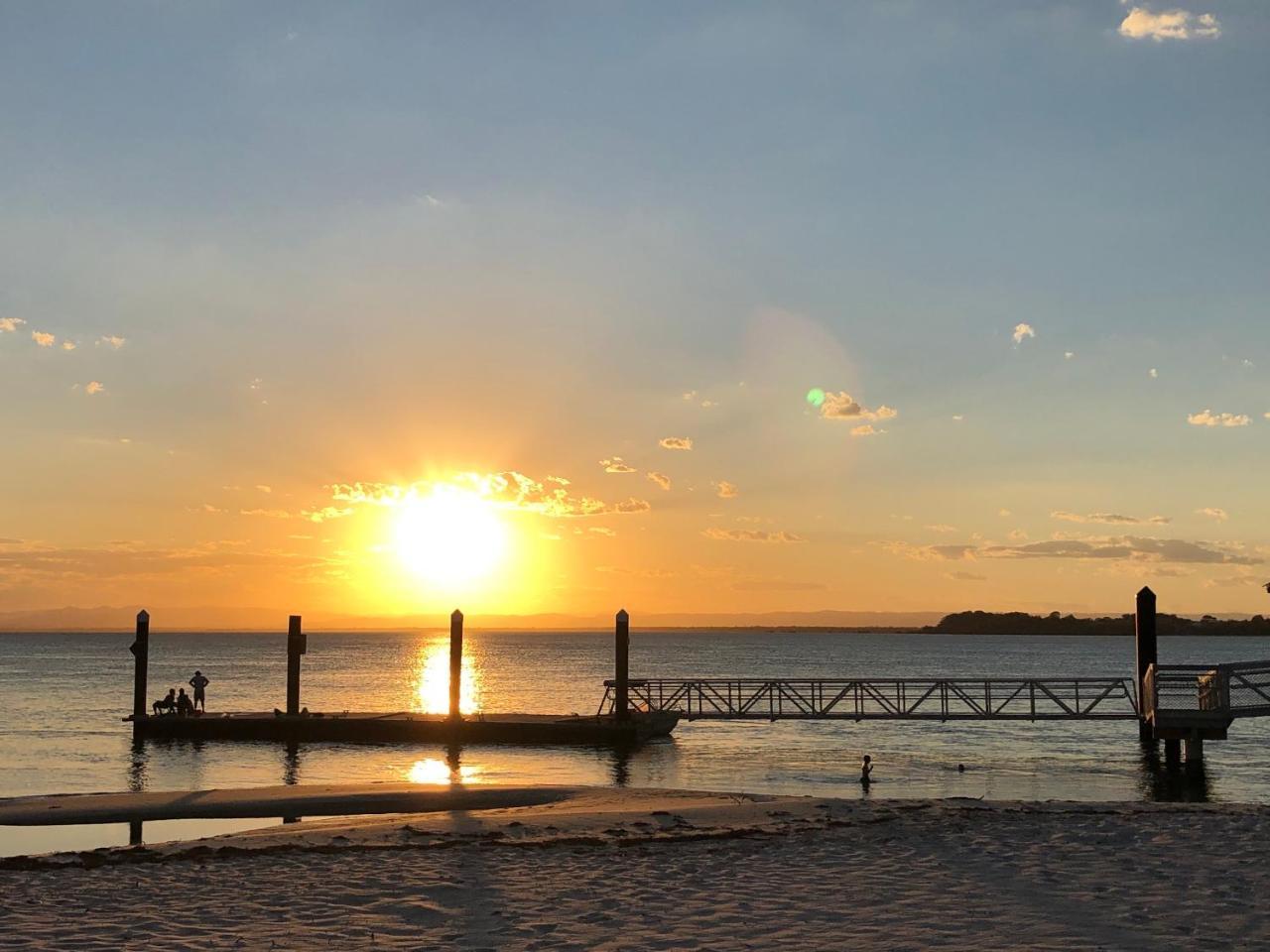 Bribie Island Hotel Bellara Buitenkant foto