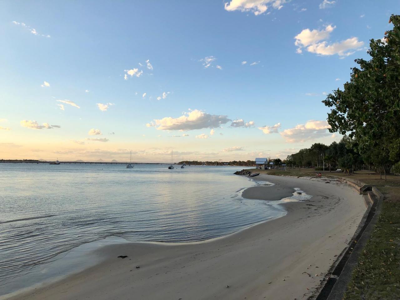 Bribie Island Hotel Bellara Buitenkant foto